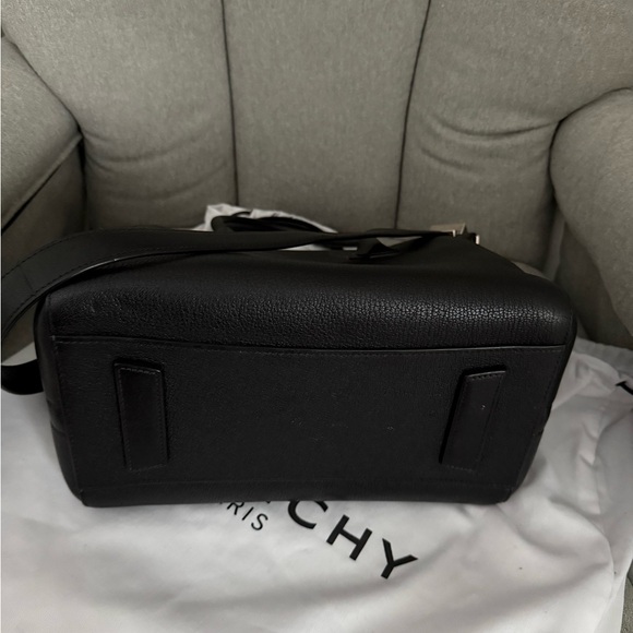Givenchy Antigona Medium - Picture 8 of 10